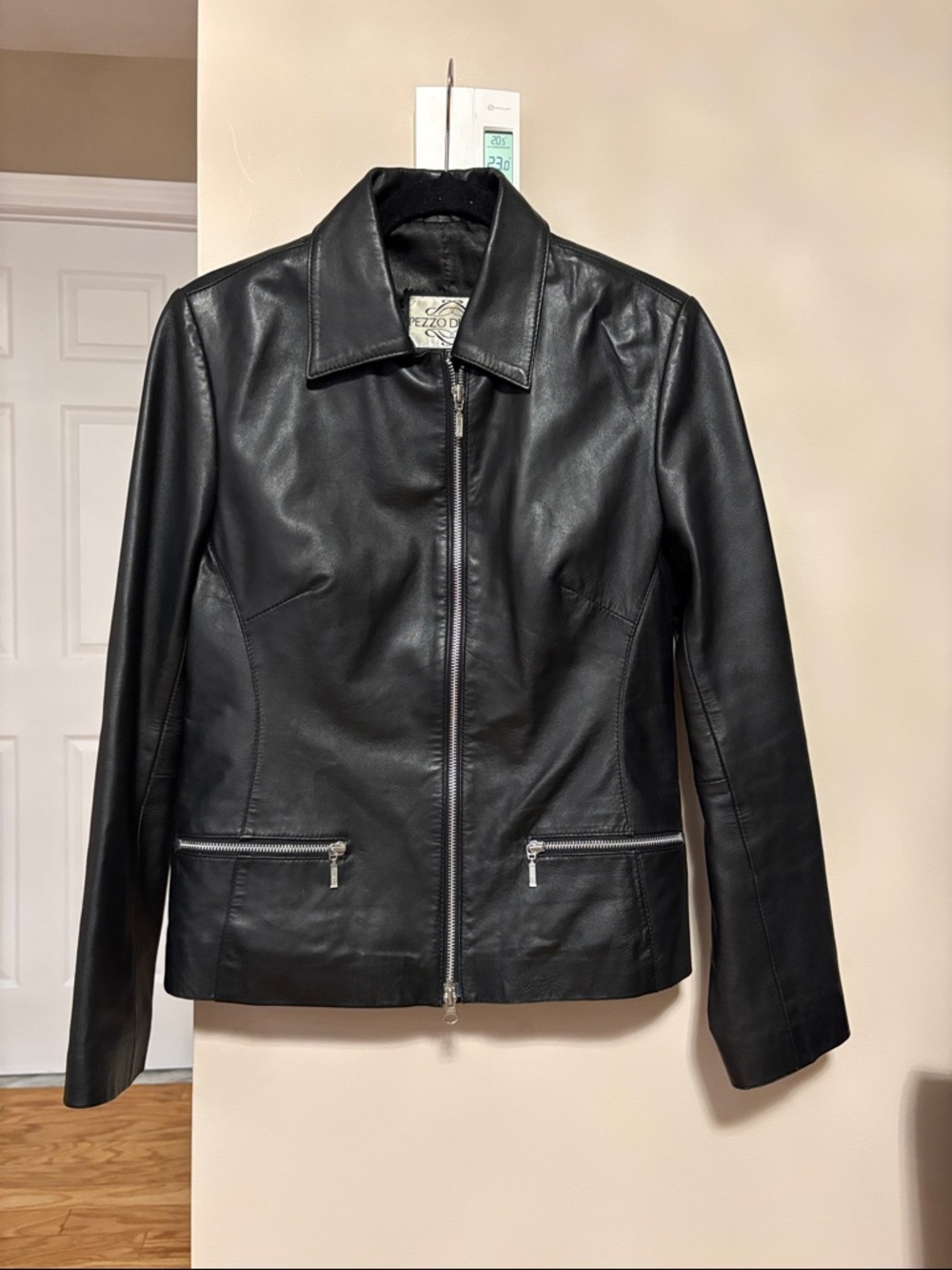 Women's Black real Leather Zip-Front Jacket with Zip Pockets